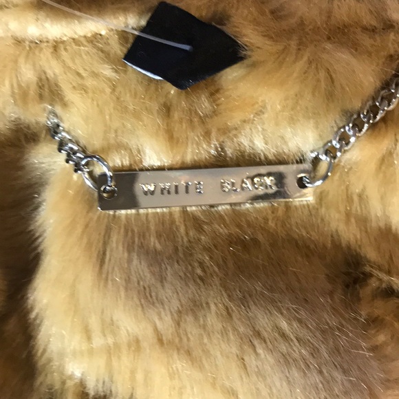 NWT Women’s Small Plush Soft Tan Coat ❤️ - Picture 6 of 8